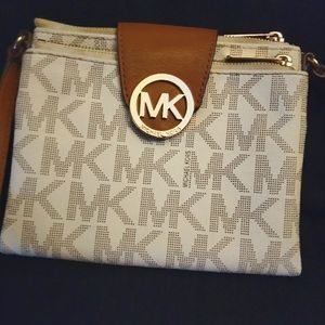 Michael Kors Fulton Crossbody